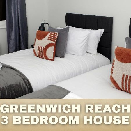 3-Bed House With Parking Near London O2アパートメント エクステリア 写真