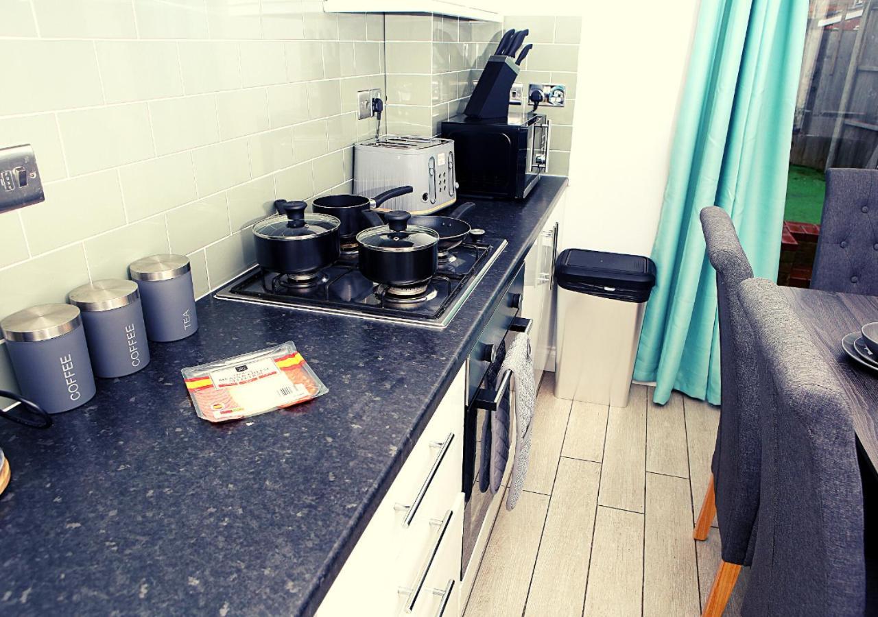 3-Bed House With Parking Near London O2アパートメント エクステリア 写真