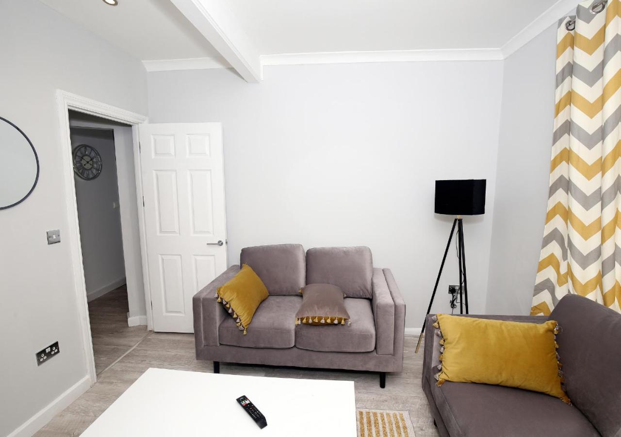 3-Bed House With Parking Near London O2アパートメント エクステリア 写真