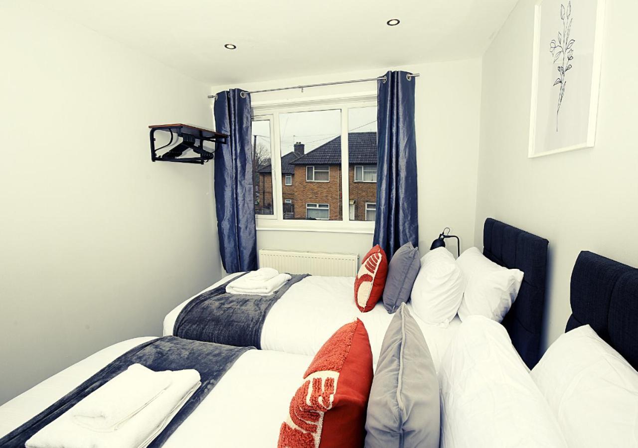 3-Bed House With Parking Near London O2アパートメント エクステリア 写真